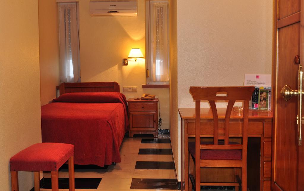 Hotel Los Rosales Almansa Quarto foto