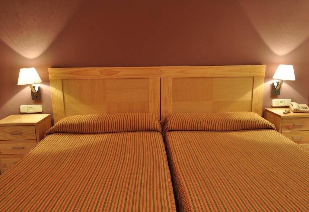 Hotel Los Rosales Almansa Quarto foto