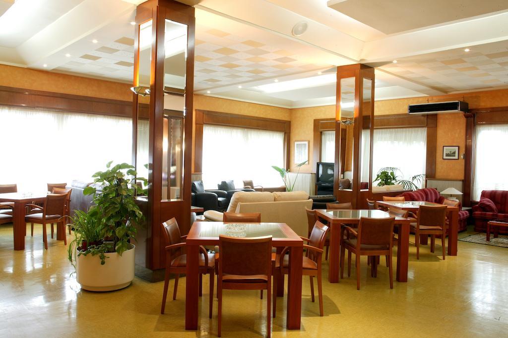 Hotel Los Rosales Almansa Exterior foto